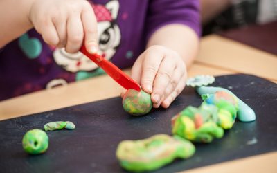 4 exercices de motricité fine conseillés par votre graphopédagogue